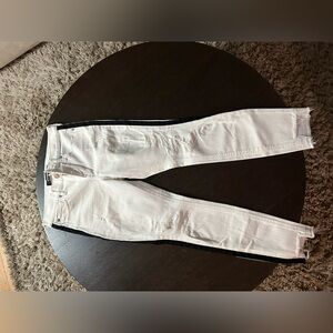 Never worn Express ripped jeans